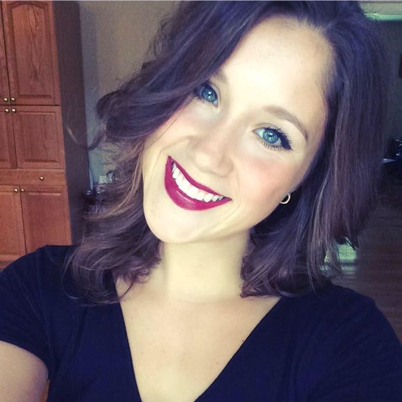 Meet your Posher, Stephanie - Picture 1 of 1